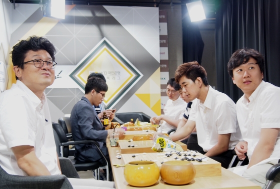 또 5-0...'물가' 기세 잠재운 '강철 군단' 